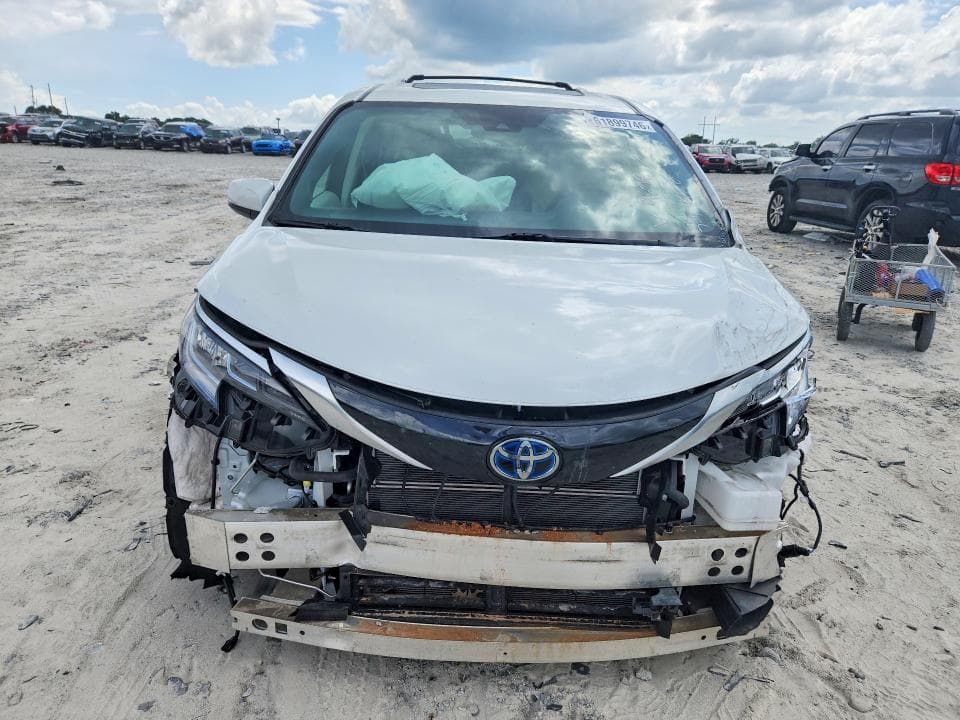 2022 TOYOTA SIENNA LIMITED 7-PASSENGER 5