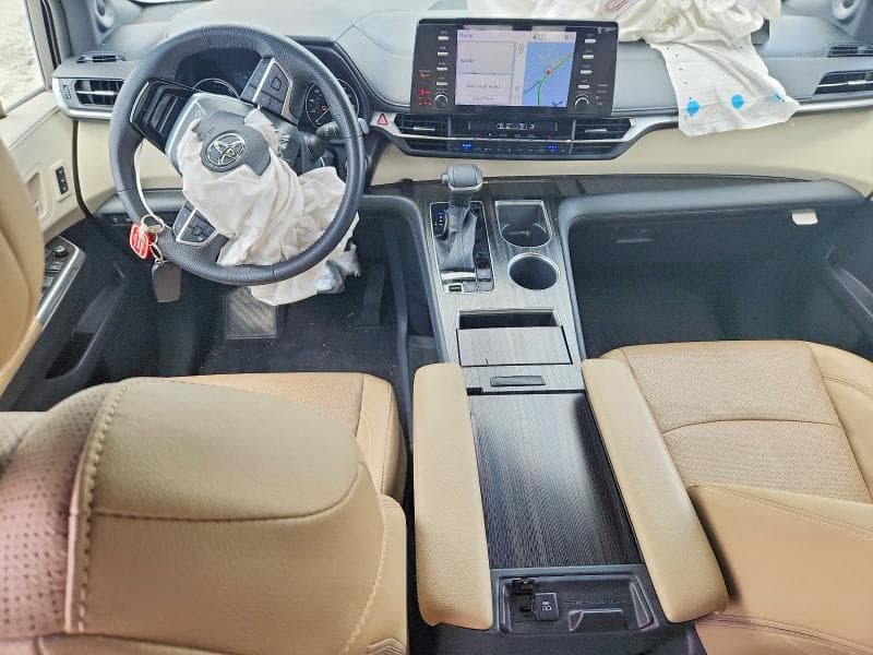 2022 TOYOTA SIENNA LIMITED 7-PASSENGER 8