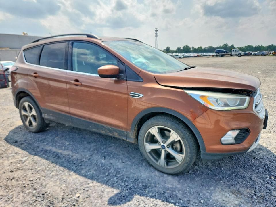 2017 FORD ESCAPE SE 4