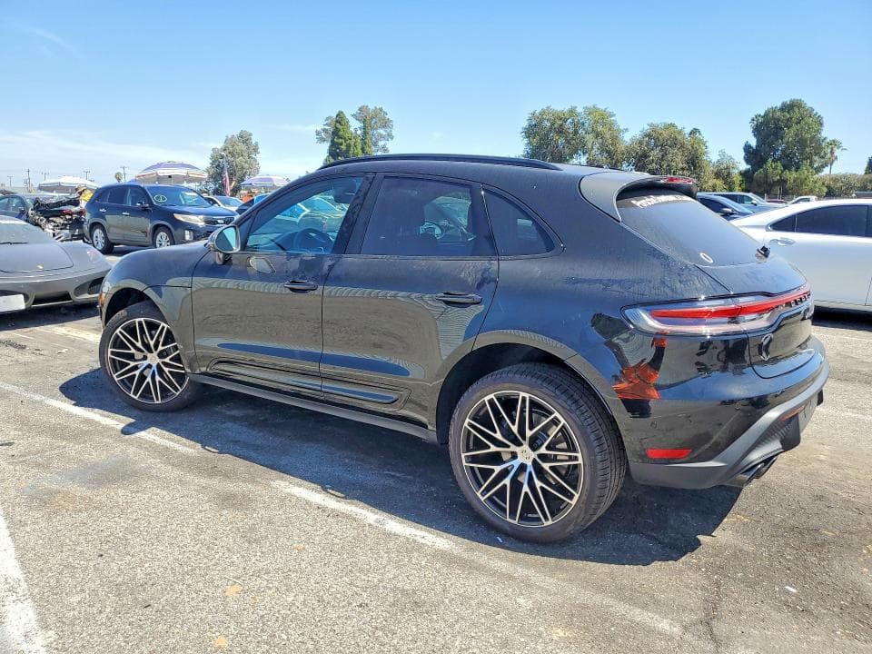 2026 PORSCHE MACAN BASE 2