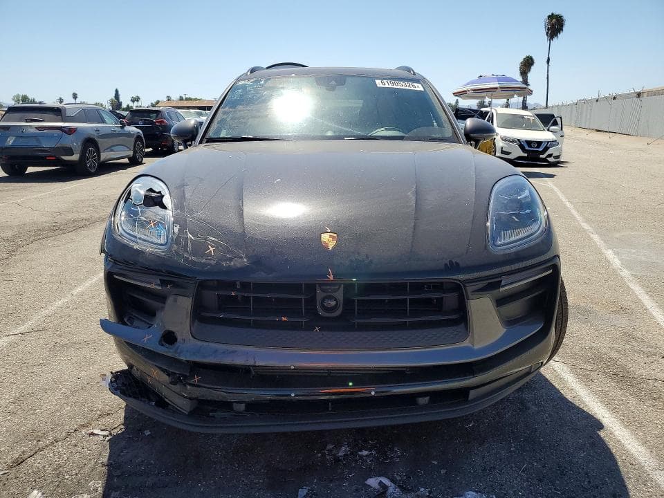 2026 PORSCHE MACAN BASE 5