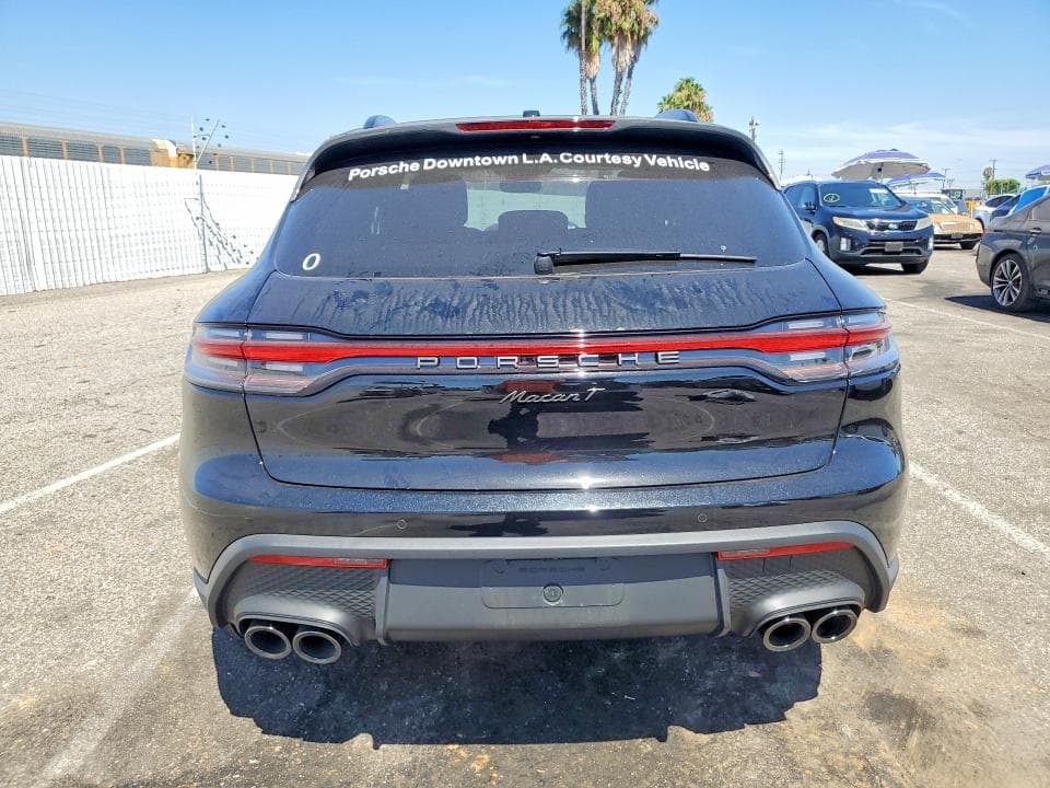 2026 PORSCHE MACAN BASE 6