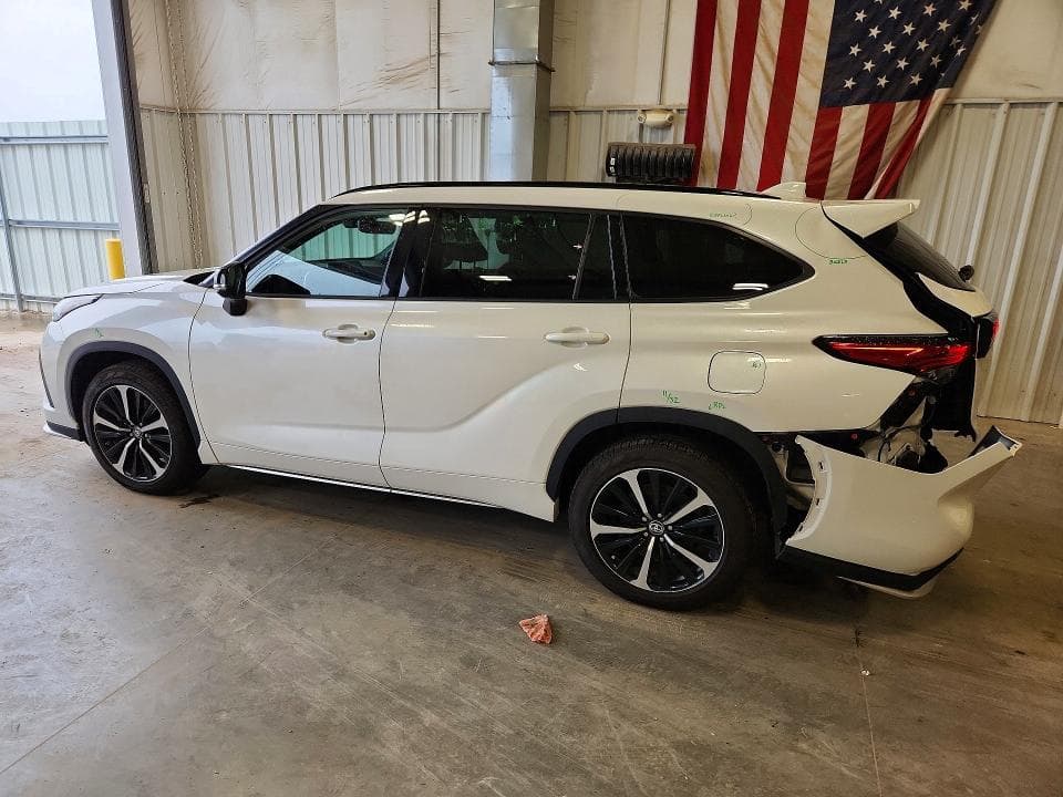 2021 TOYOTA HIGHLANDER XSE 2