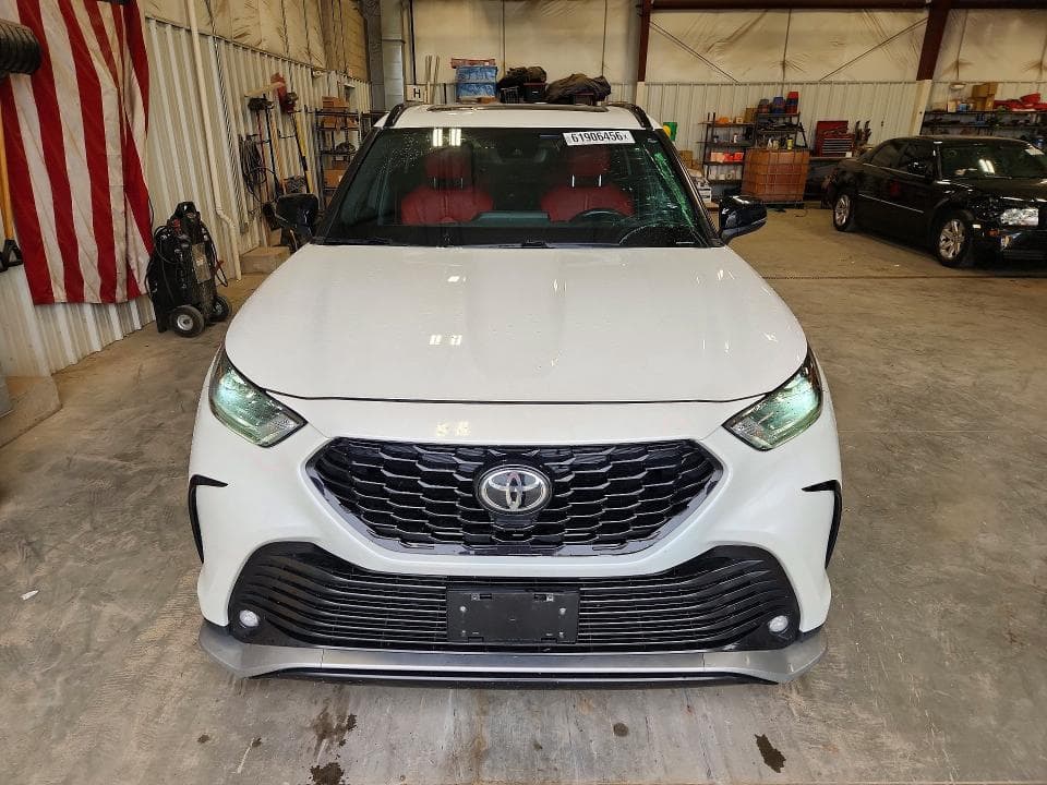 2021 TOYOTA HIGHLANDER XSE 5