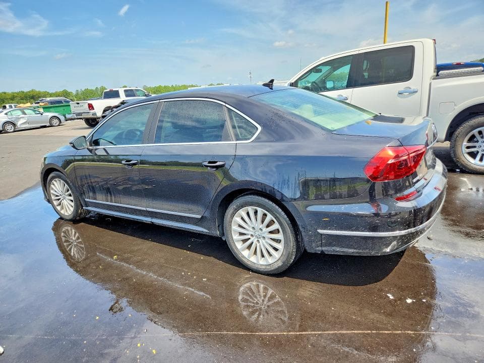 2017 VOLKSWAGEN PASSAT SE 2