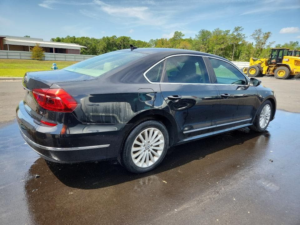 2017 VOLKSWAGEN PASSAT SE 3