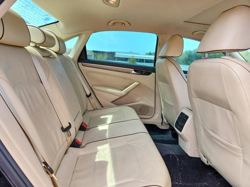 2017 VOLKSWAGEN PASSAT SE 10