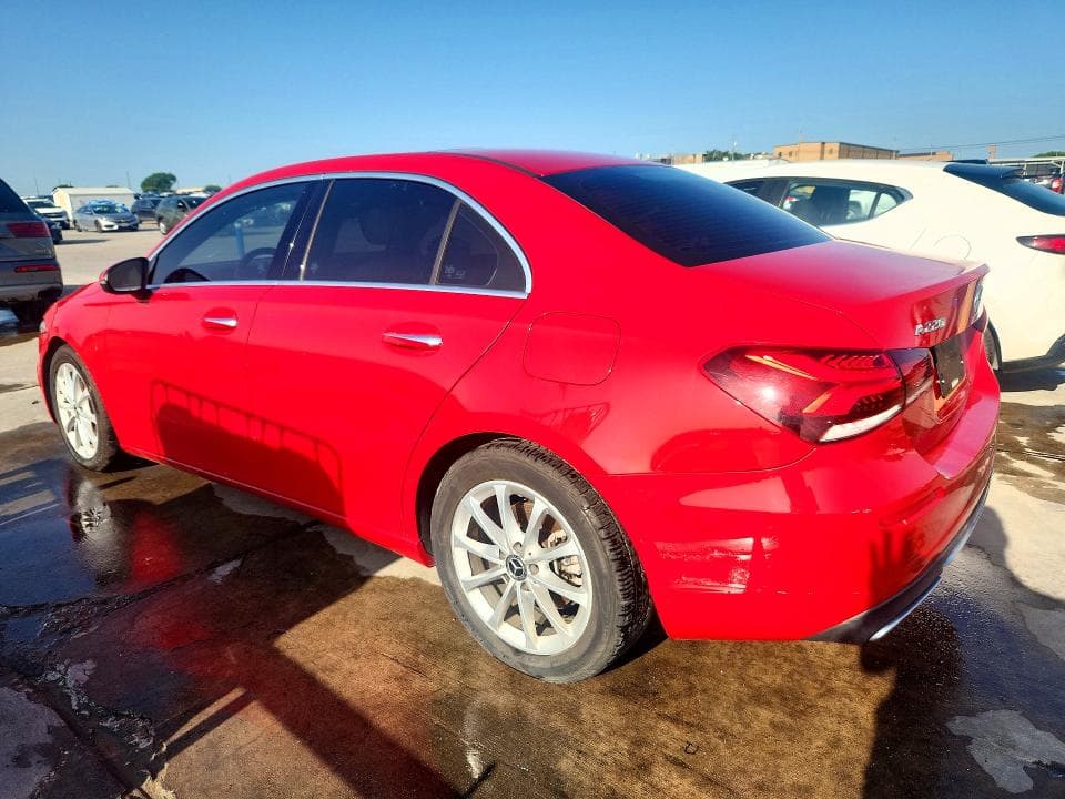 2019 MERCEDES-BENZ A 220 2