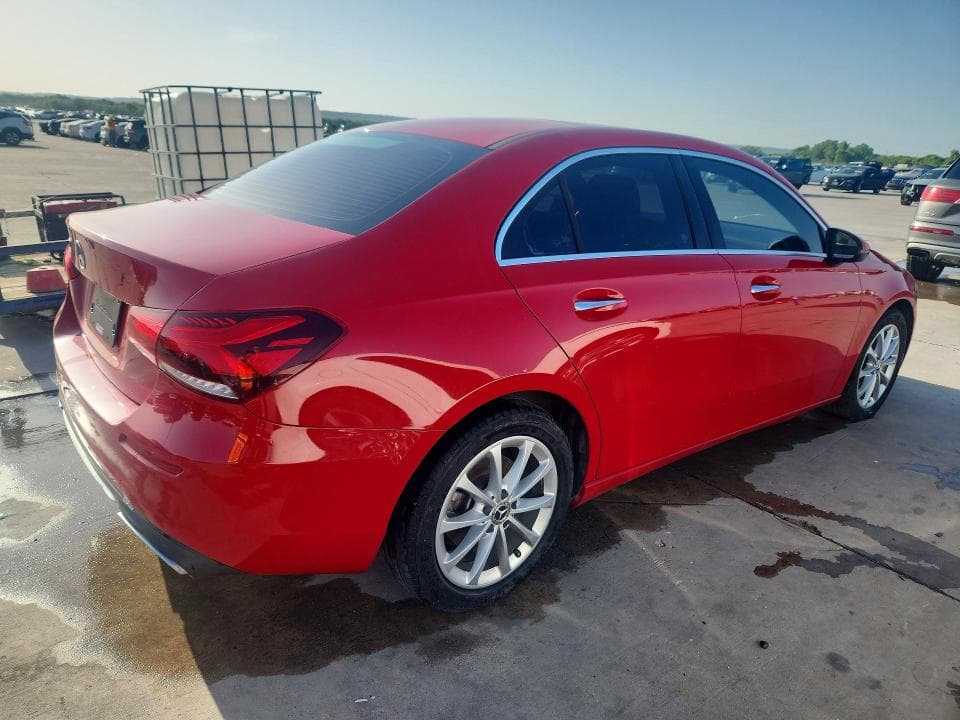 2019 MERCEDES-BENZ A 220 3