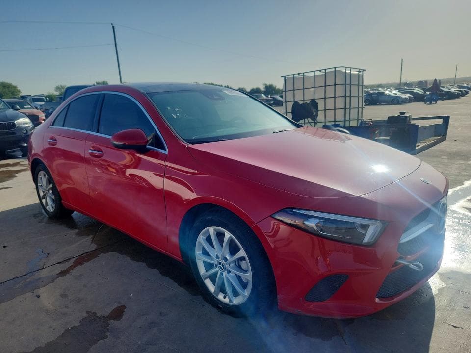 2019 MERCEDES-BENZ A 220 4