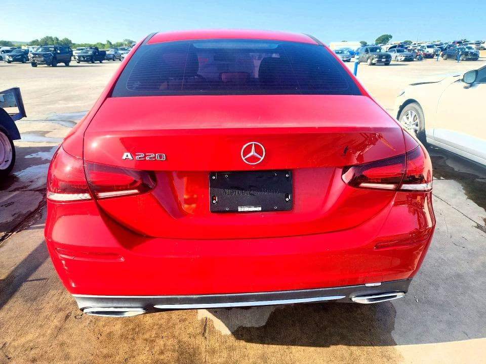 2019 MERCEDES-BENZ A 220 6