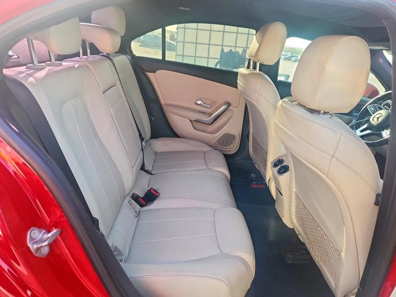 2019 MERCEDES-BENZ A 220 10