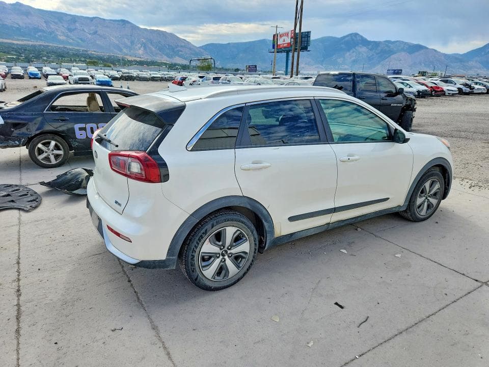 2019 KIA NIRO LX 3