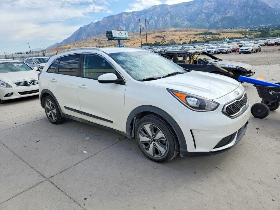 2019 KIA NIRO LX 4