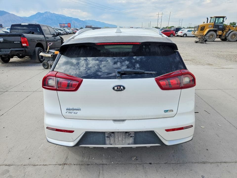 2019 KIA NIRO LX 6