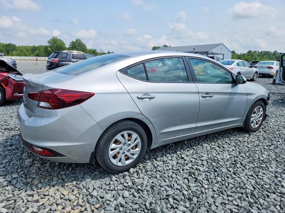 2020 HYUNDAI ELANTRA SE 3