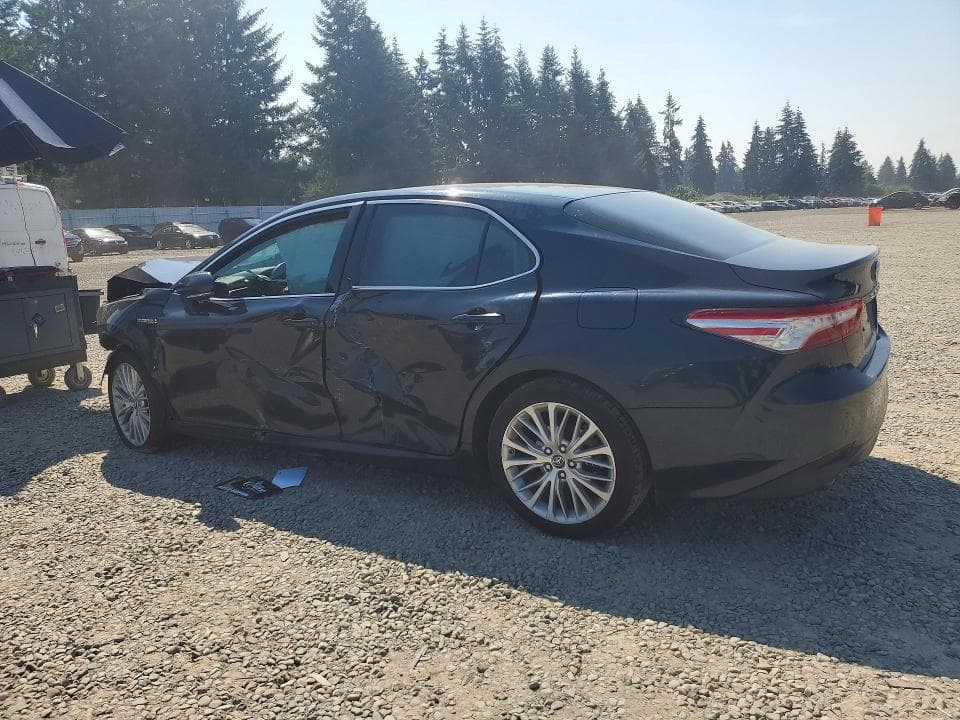 2018 TOYOTA CAMRY HYBRID XLE 2