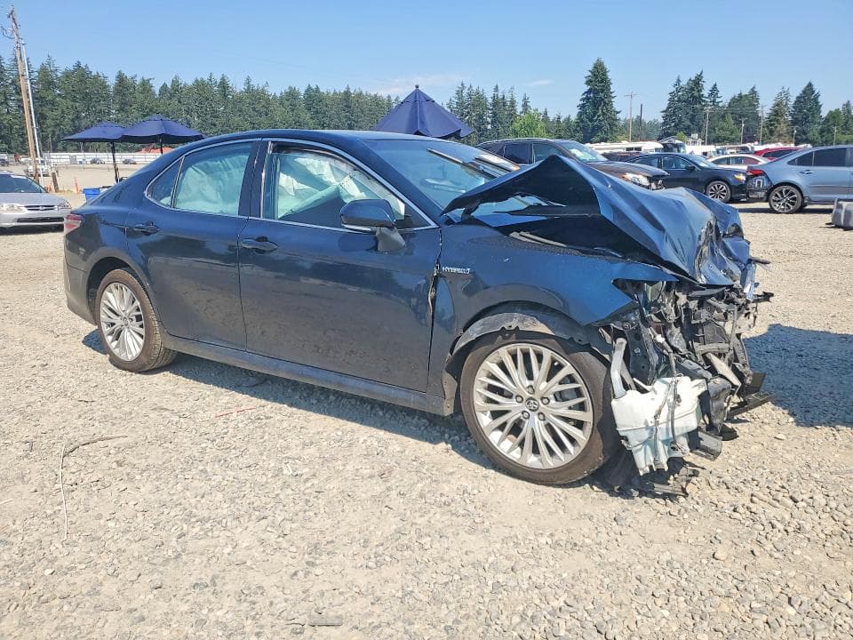 2018 TOYOTA CAMRY HYBRID XLE 4