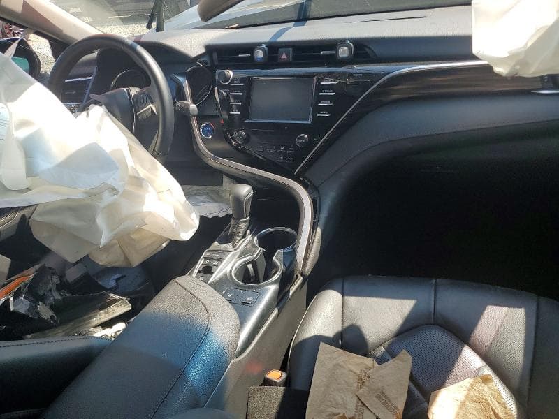 2018 TOYOTA CAMRY HYBRID XLE 8