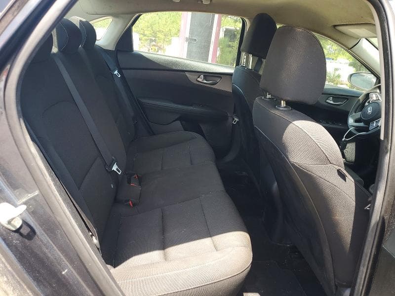 2019 KIA FORTE FE 10