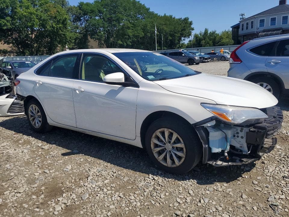 2017 TOYOTA CAMRY LE 4