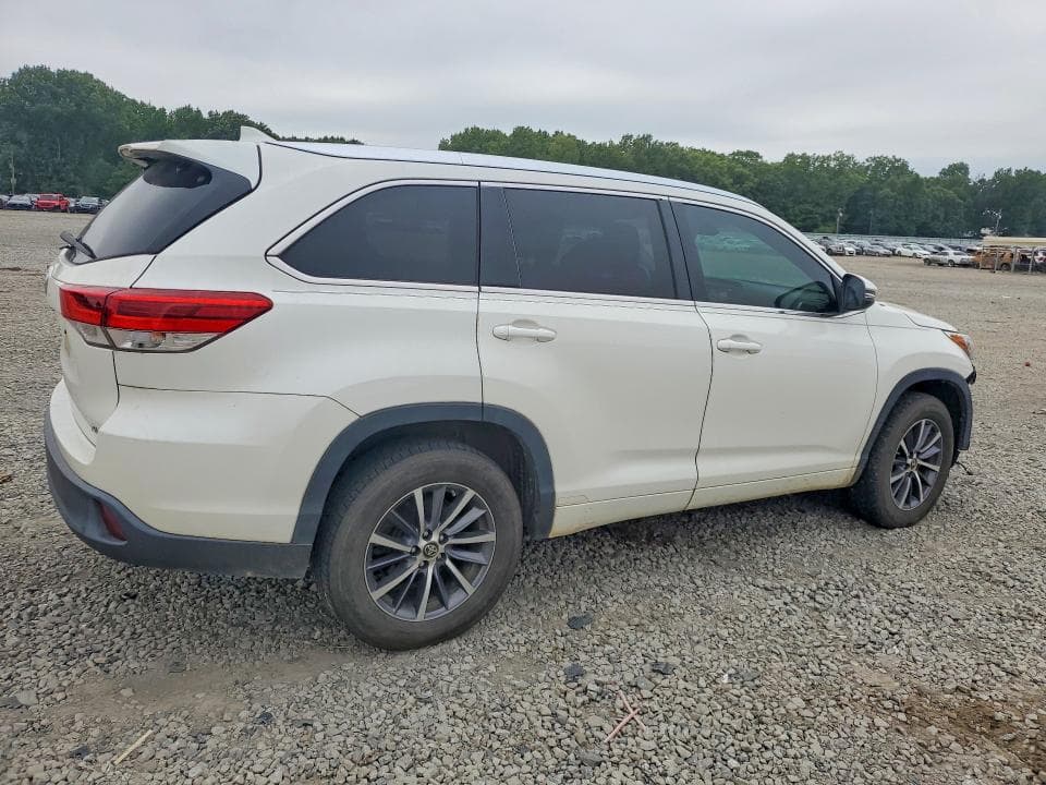 2017 TOYOTA HIGHLANDER XLE XLE 3