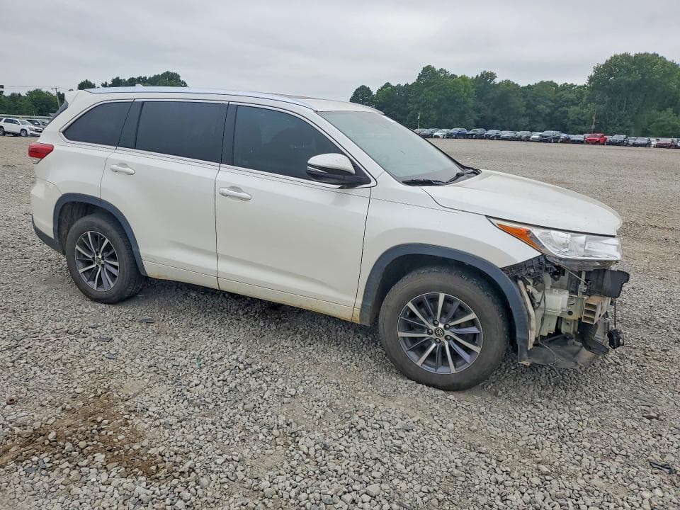 2017 TOYOTA HIGHLANDER XLE XLE 4
