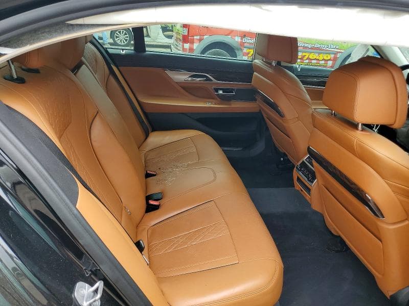 2018 BMW 750 XI 10