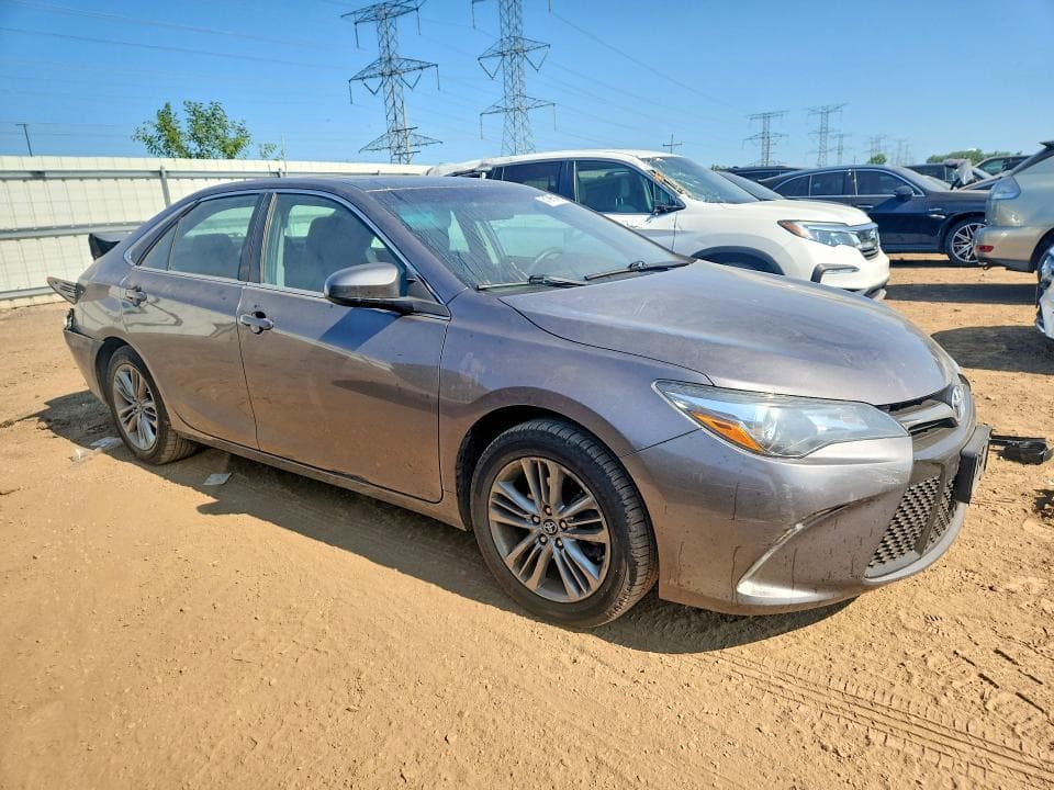 2017 TOYOTA CAMRY SE 4