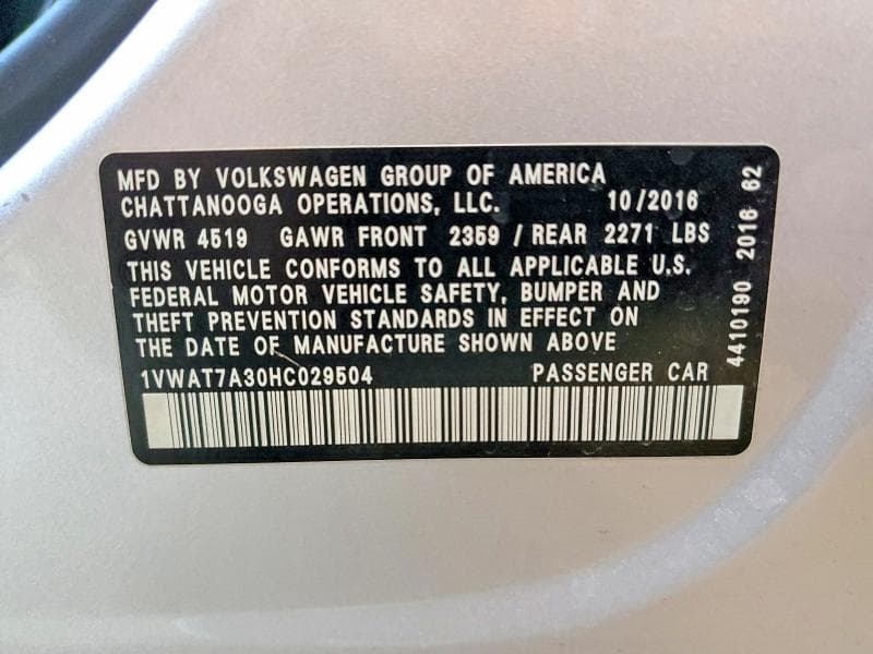 2017 VOLKSWAGEN PASSAT S S 12
