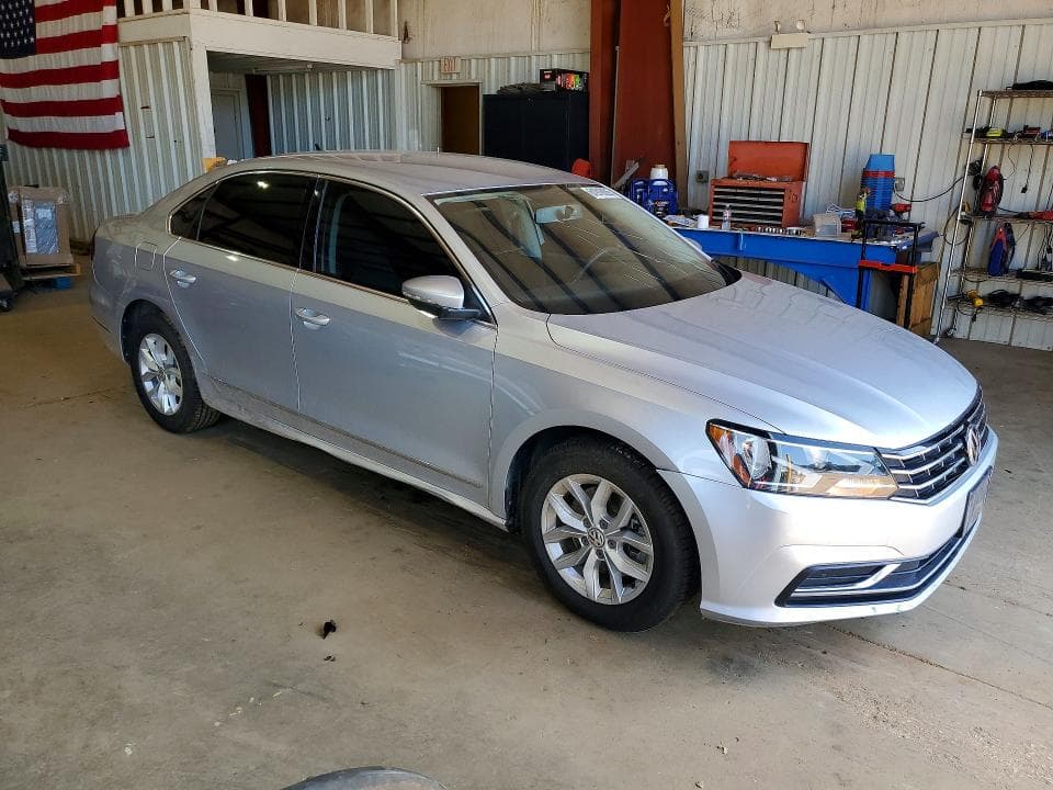 2017 VOLKSWAGEN PASSAT S S 4