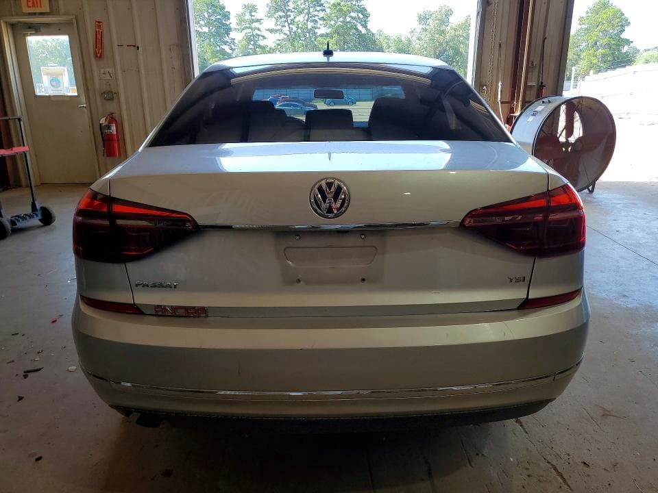 2017 VOLKSWAGEN PASSAT S S 6