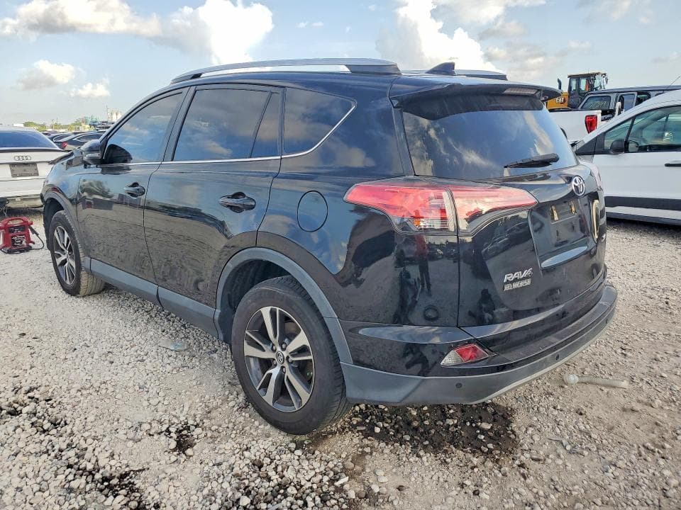 2018 TOYOTA RAV4 XLE 2