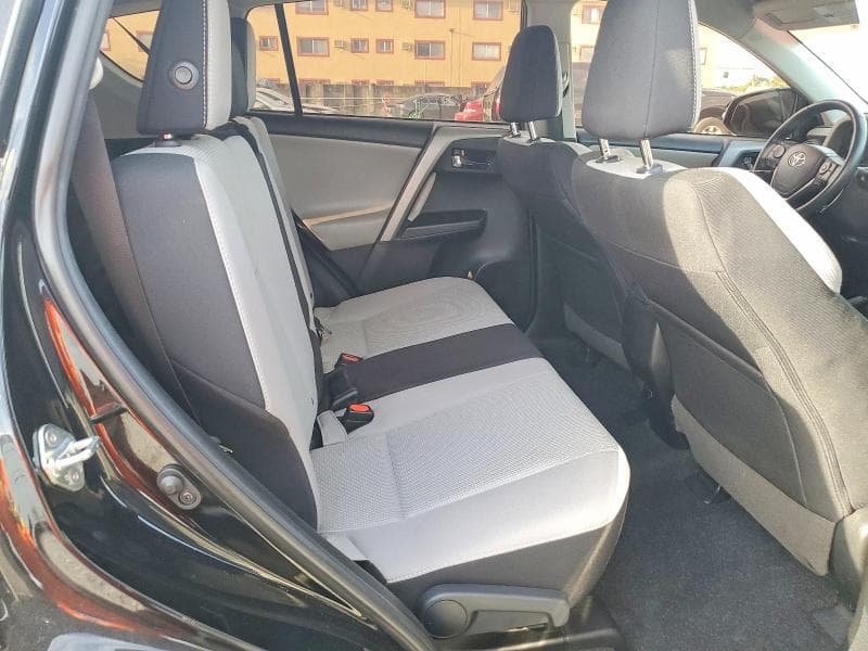 2018 TOYOTA RAV4 XLE 11