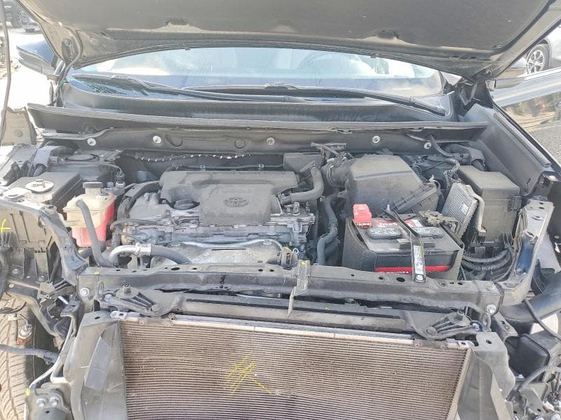 2018 TOYOTA RAV4 XLE 12