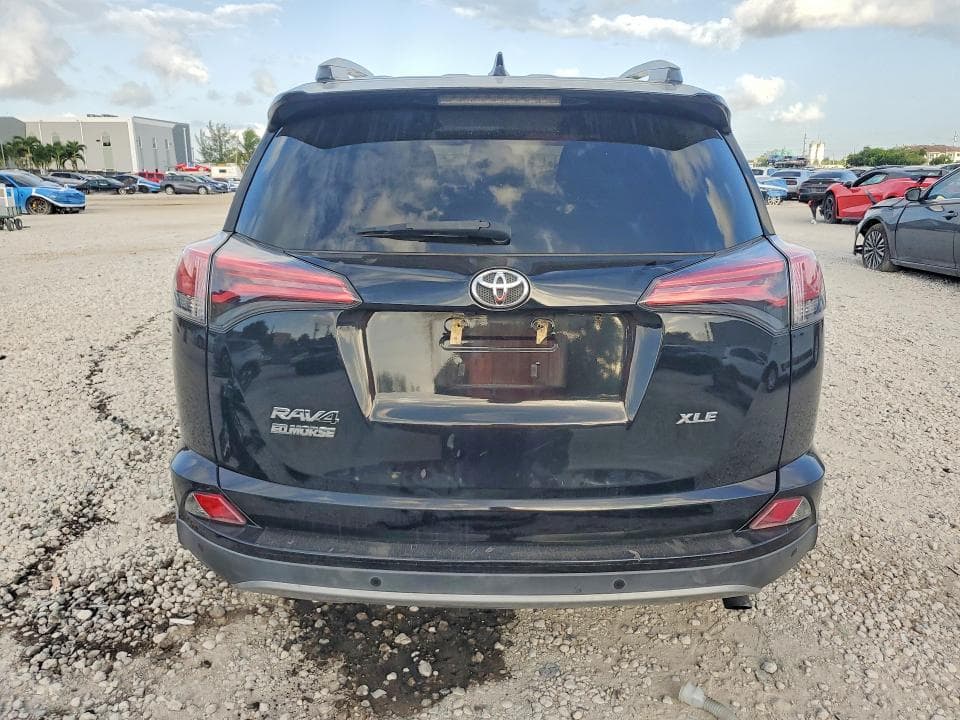 2018 TOYOTA RAV4 XLE 6