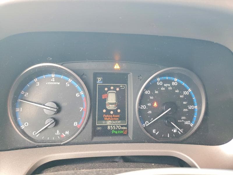 2018 TOYOTA RAV4 XLE 9