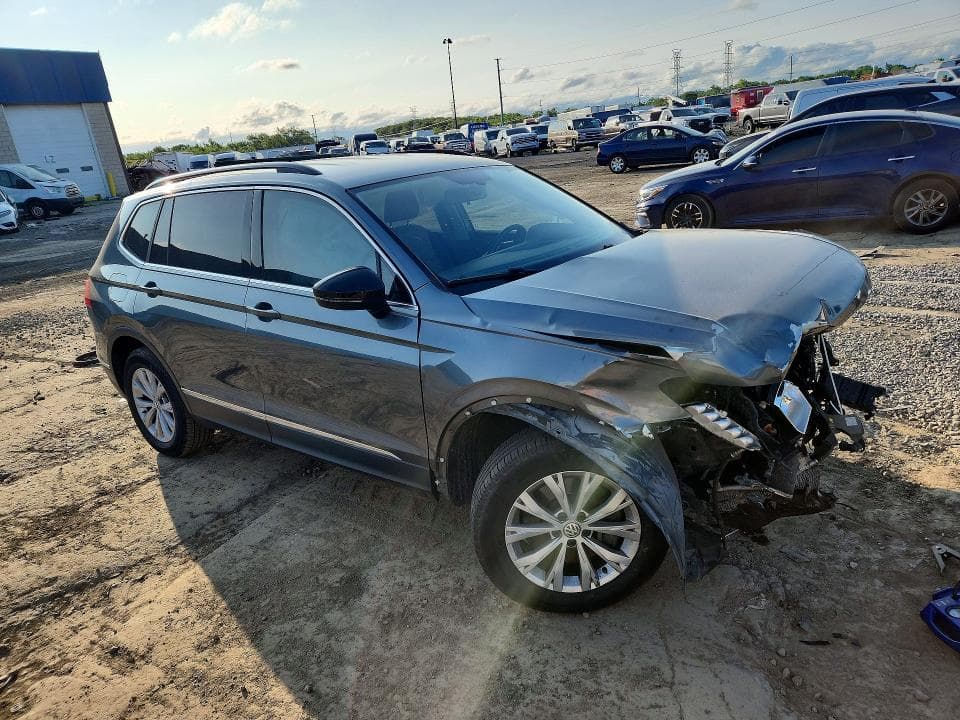 2018 VOLKSWAGEN TIGUAN SE 4