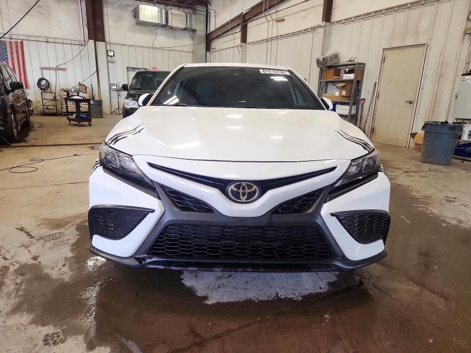 2021 TOYOTA CAMRY SE 5