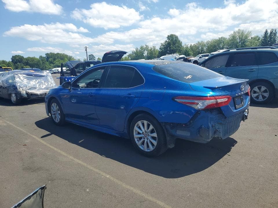 2018 TOYOTA CAMRY XSE 2