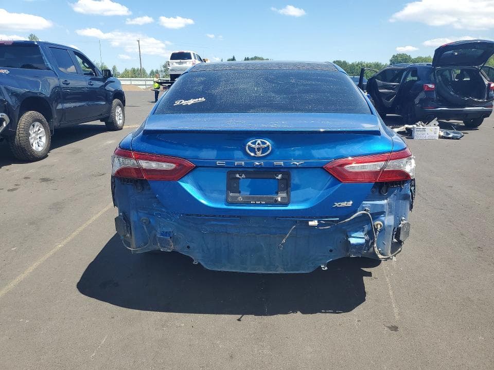 2018 TOYOTA CAMRY XSE 6