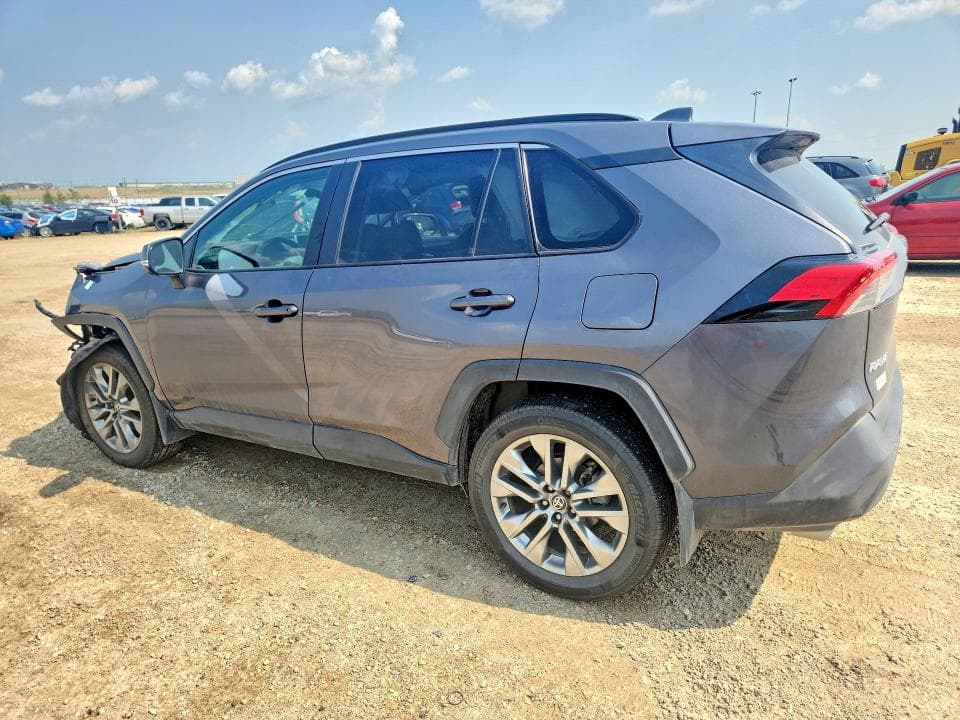 2025 TOYOTA RAV4 XLE 2