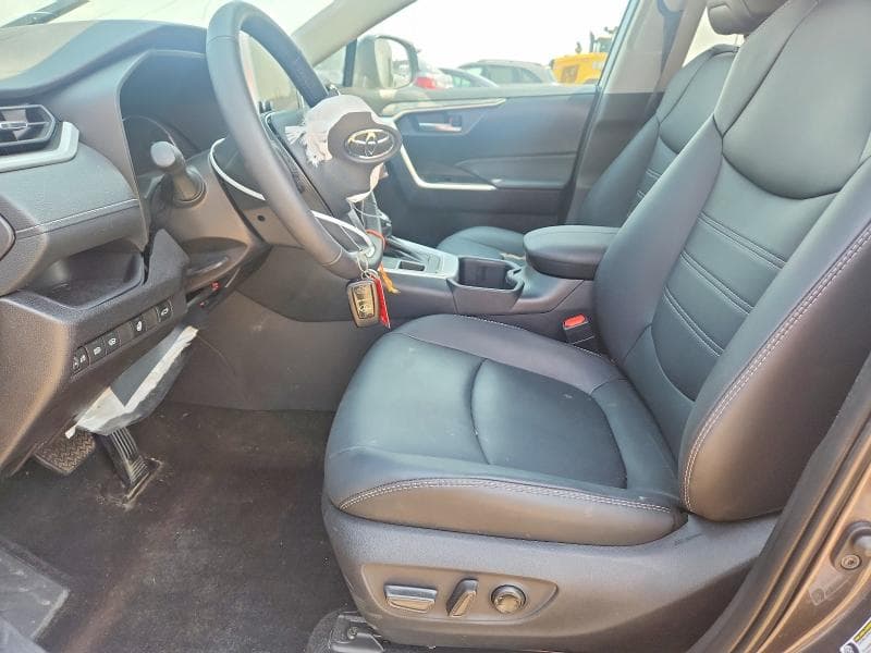 2025 TOYOTA RAV4 XLE 7