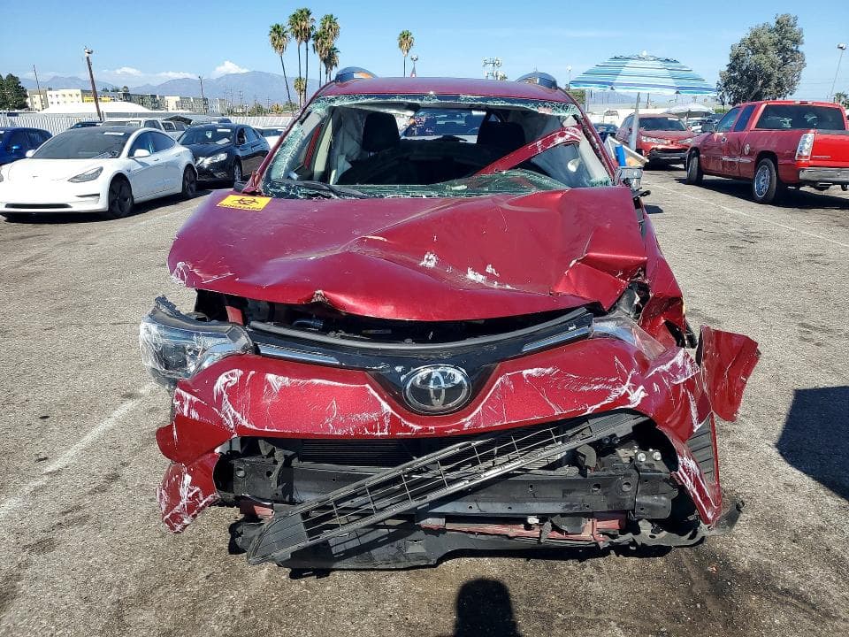2018 TOYOTA RAV4 LE 5