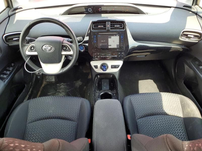 2017 TOYOTA PRIUS THREE THREE 8
