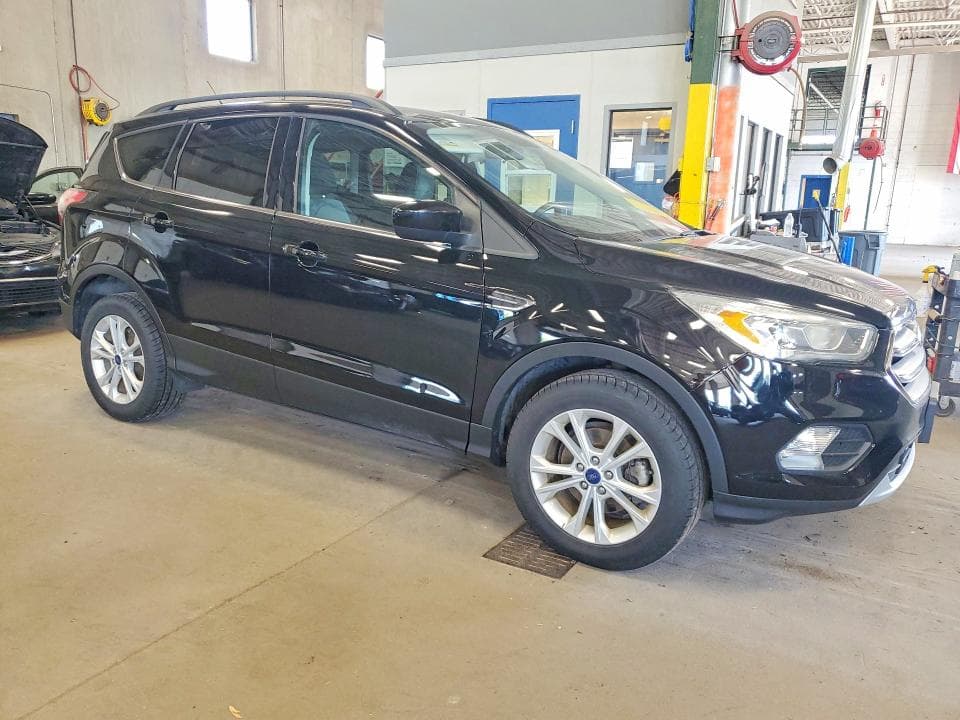 2017 FORD ESCAPE SE 4