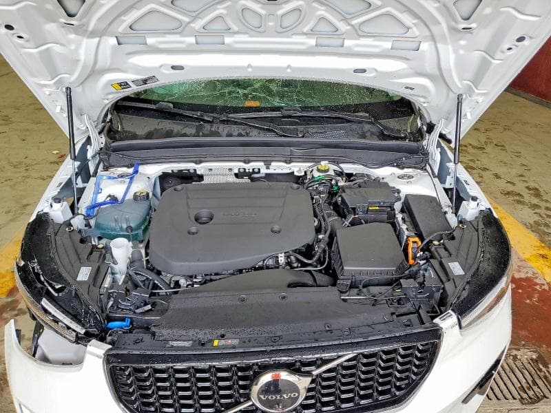 2026 VOLVO XC40 PLUS 12