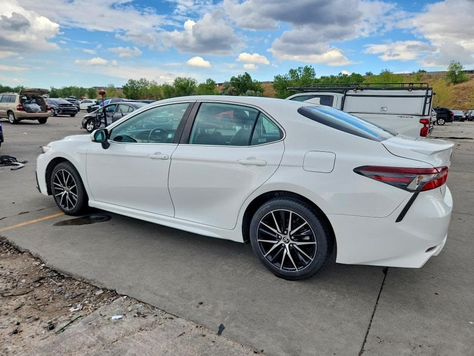 2021 TOYOTA CAMRY SE 2