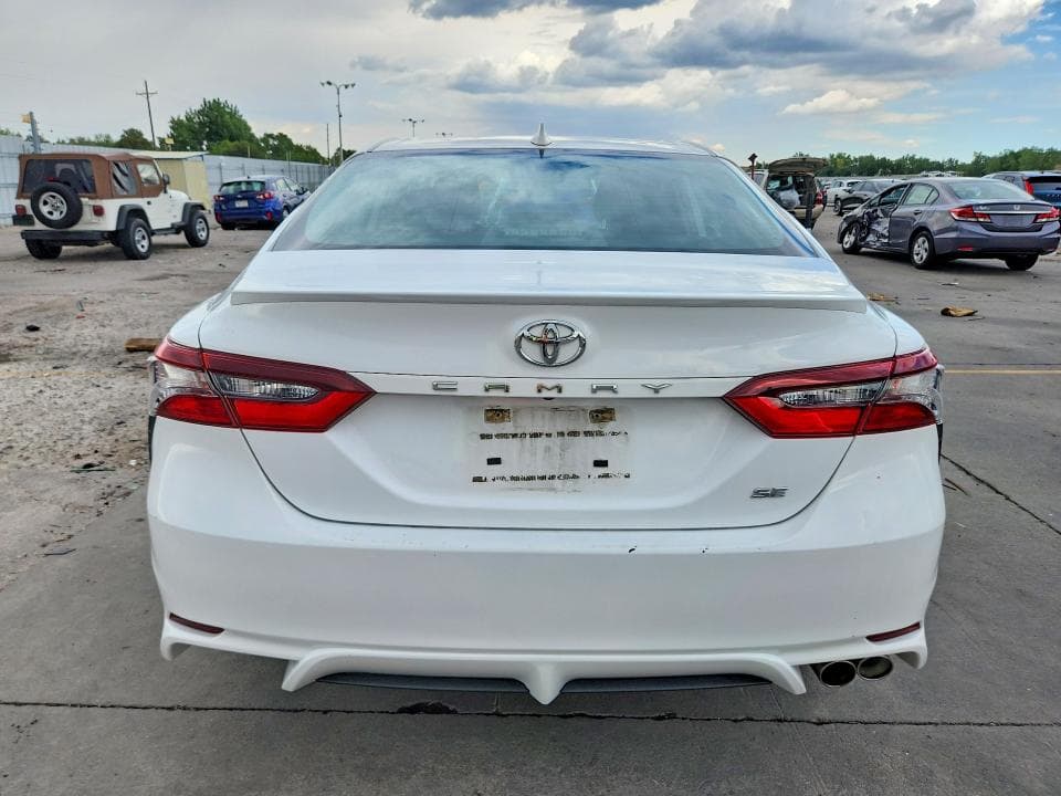 2021 TOYOTA CAMRY SE 6