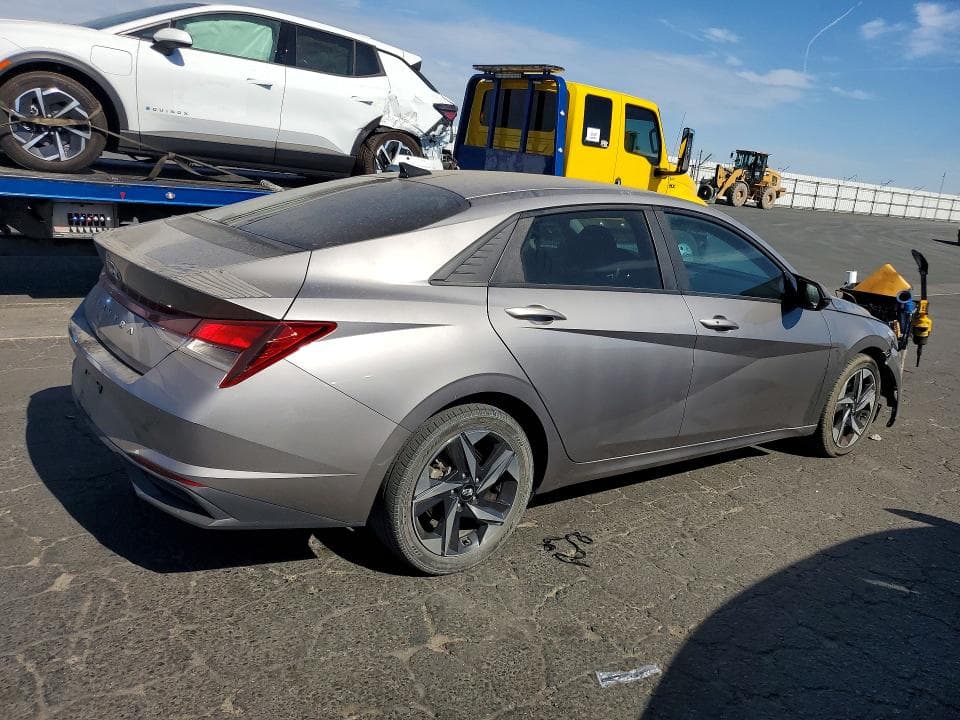 2023 HYUNDAI ELANTRA SEL 3